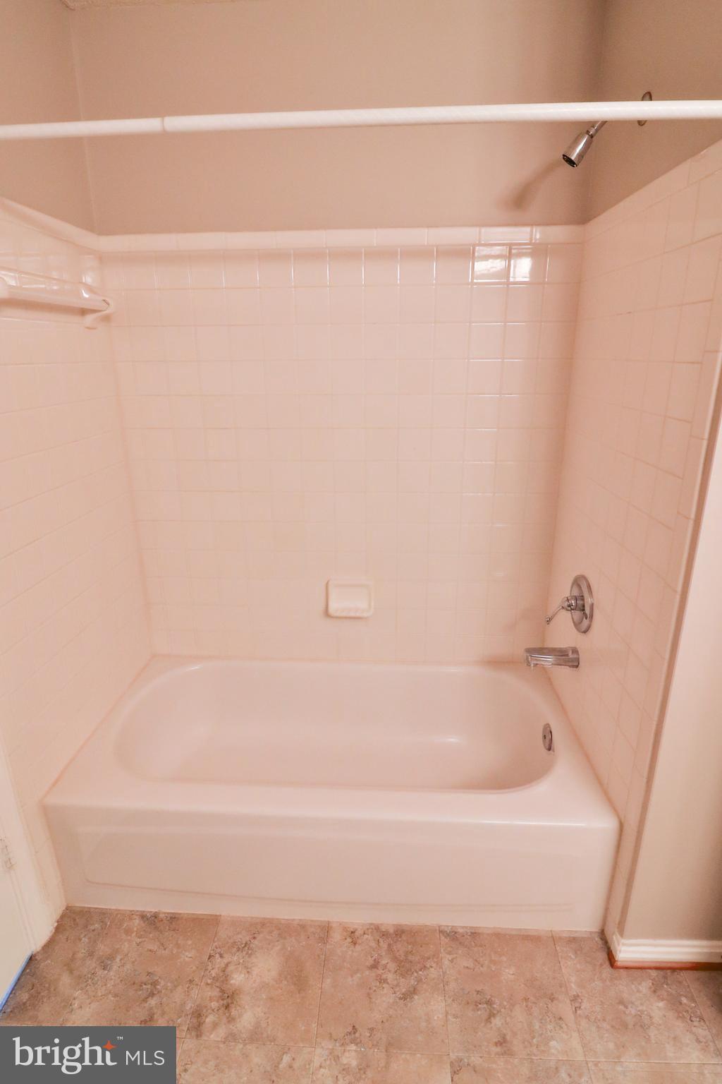 CHURCHILL VIEW - Residential Lease