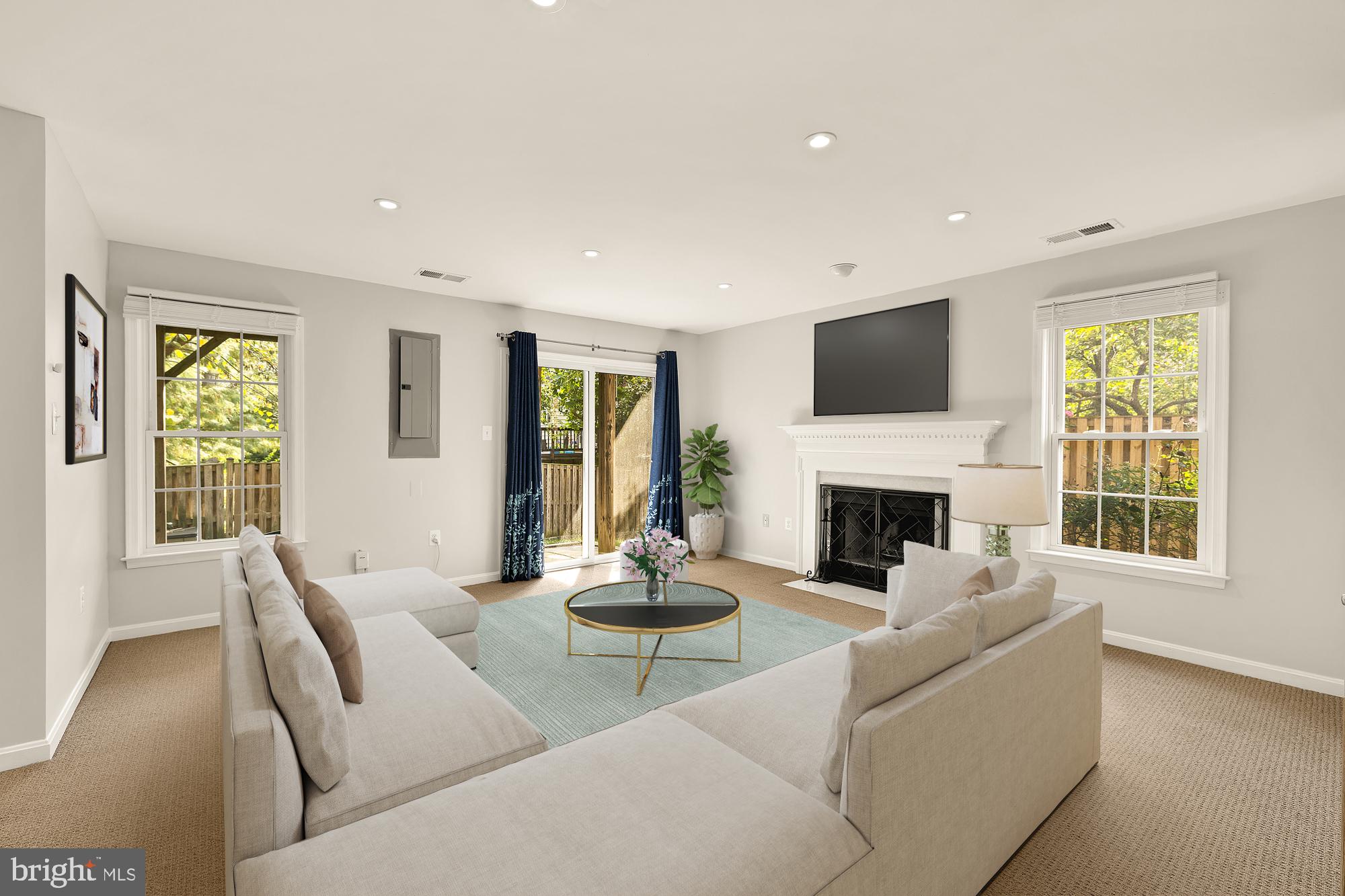 FALLSWOOD COURT - Residential