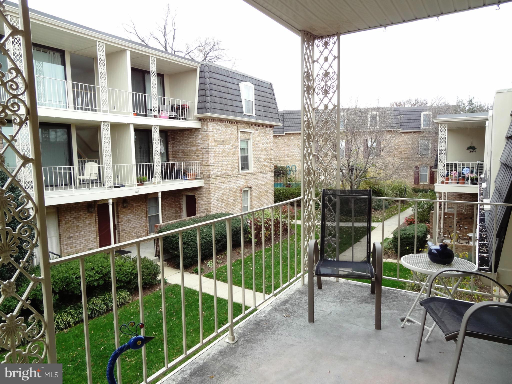 CHATEAUX - Residential