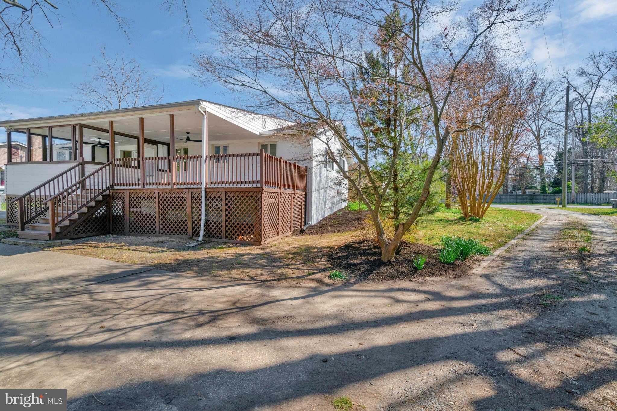 COUNTRY CLUB ESTATES - Residential