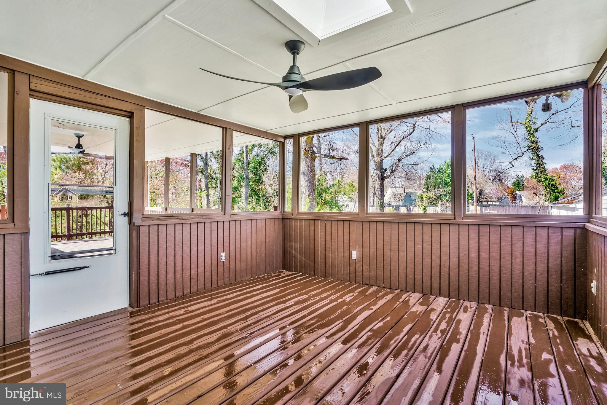 COUNTRY CLUB ESTATES - Residential