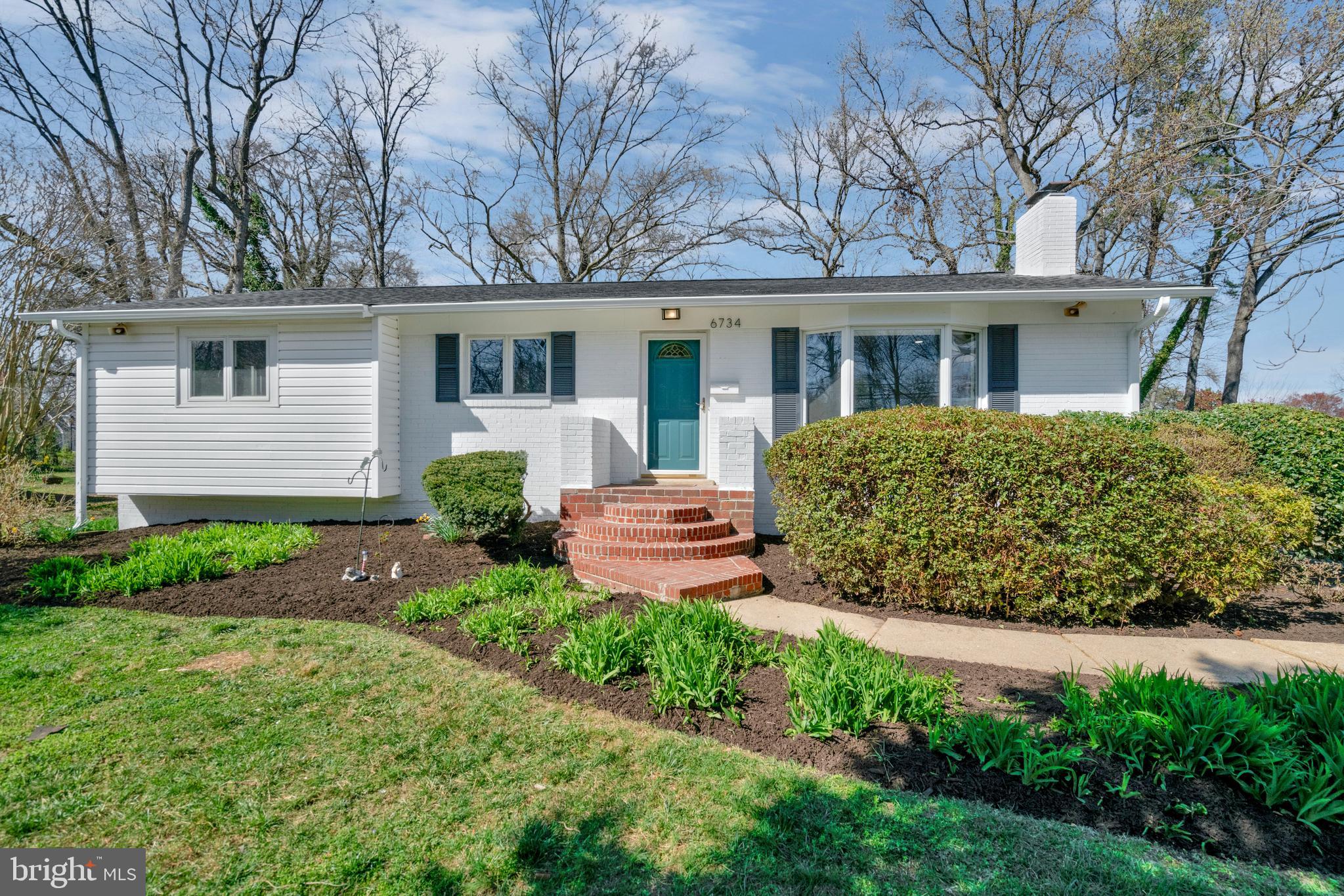 COUNTRY CLUB ESTATES - Residential