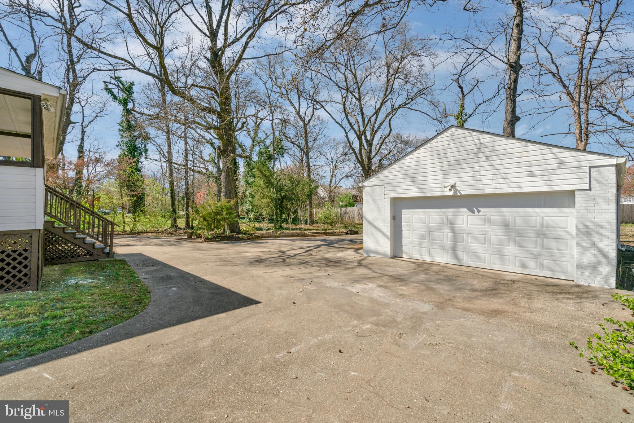 COUNTRY CLUB ESTATES - Residential