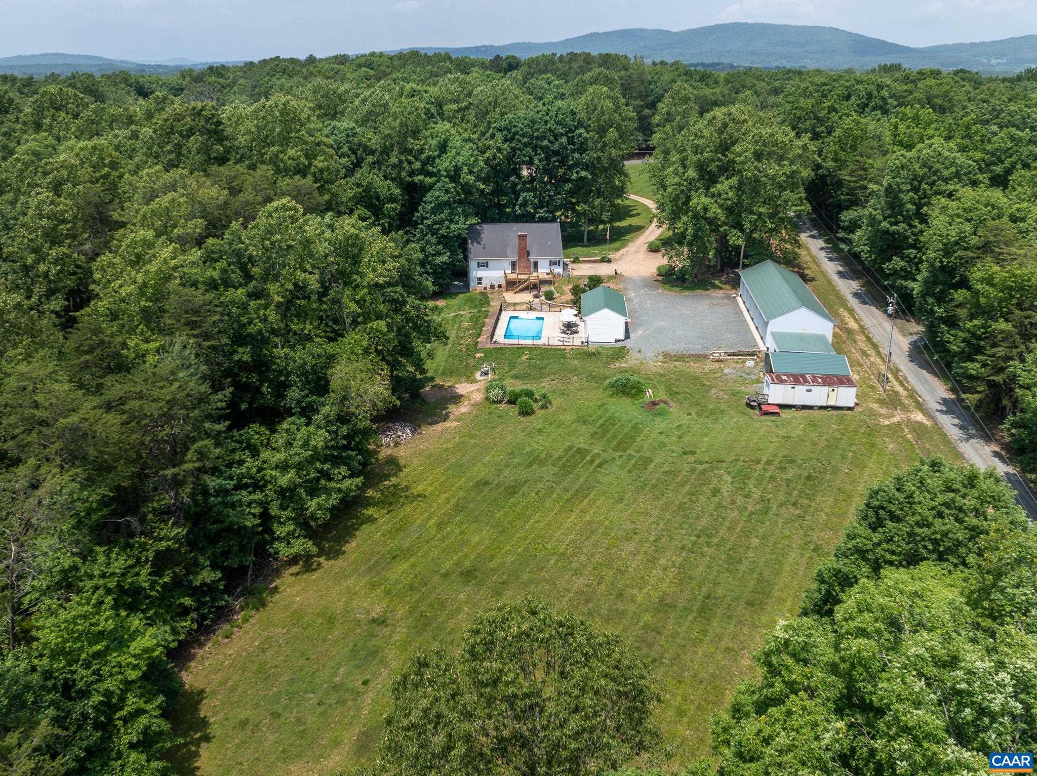 1505 RUNNING DEER DR
