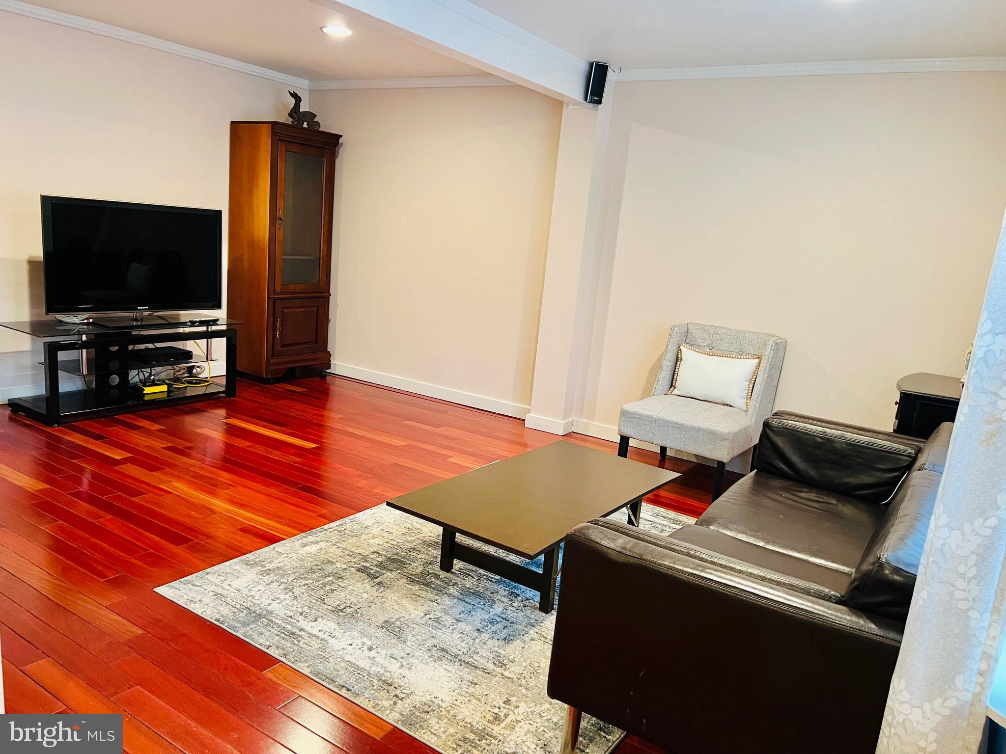 NEWINGTON FOREST - Residential