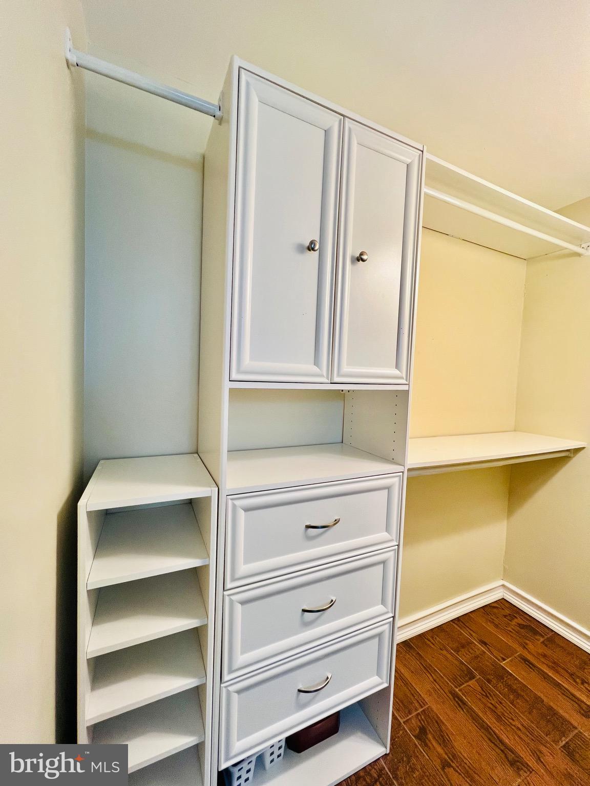 NEWINGTON FOREST - Residential