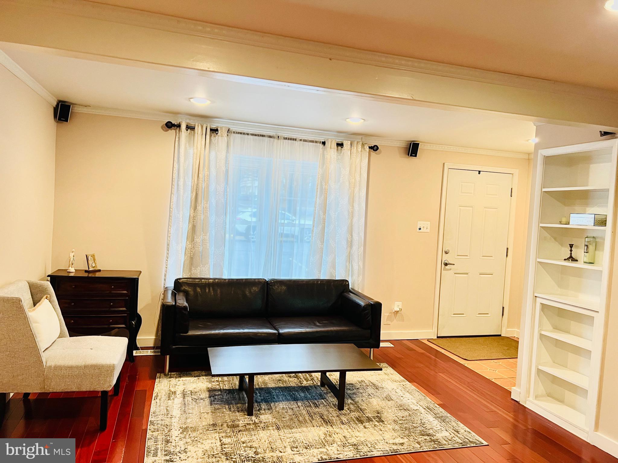 NEWINGTON FOREST - Residential