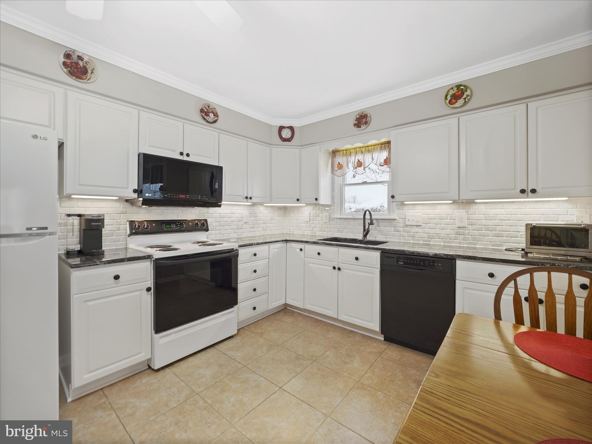 SOUTH POINTE - Residential