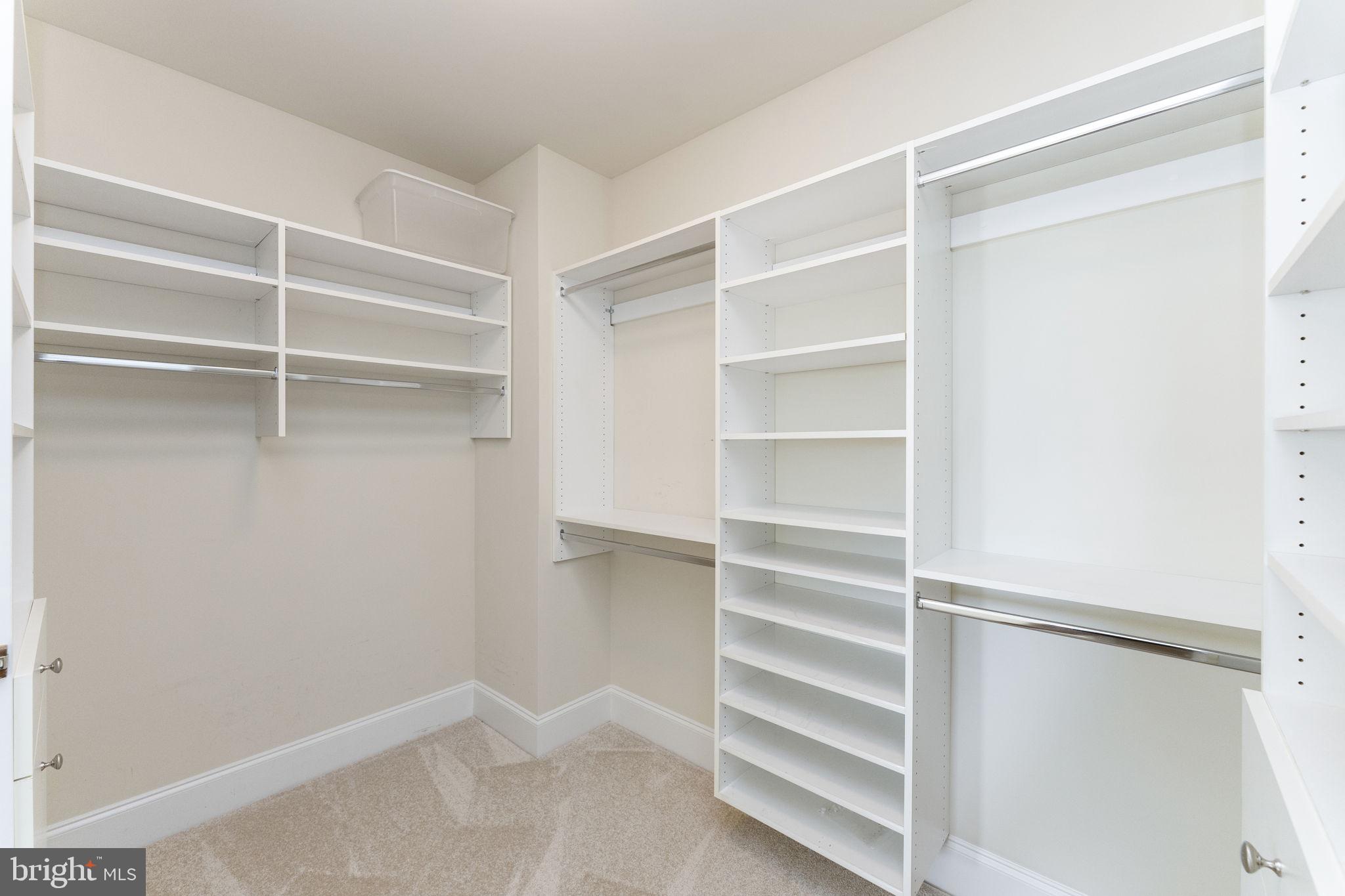 WHITEHALL - Residential