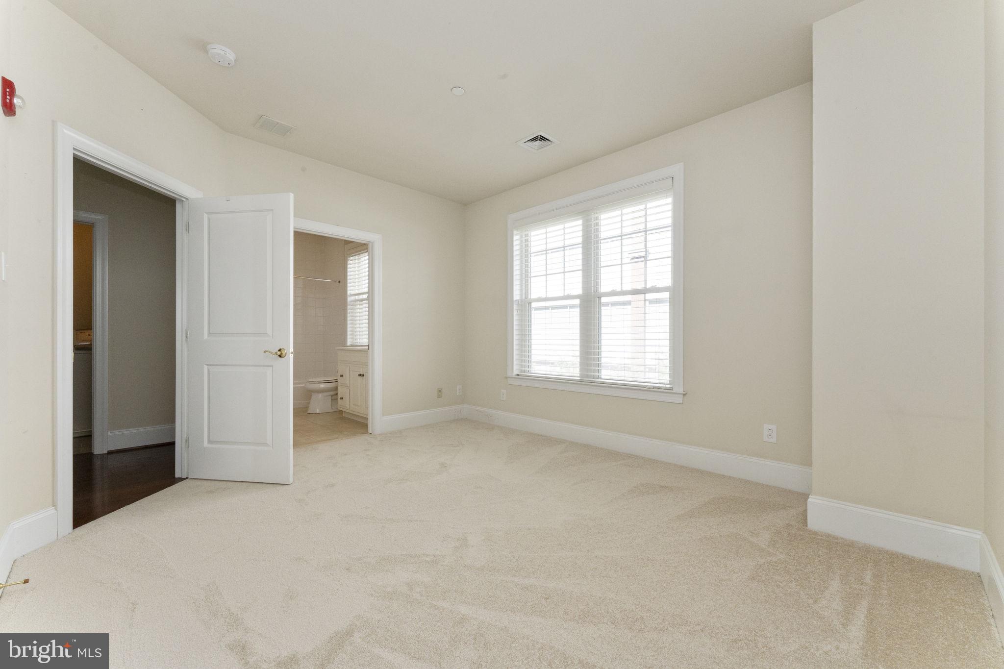 WHITEHALL - Residential