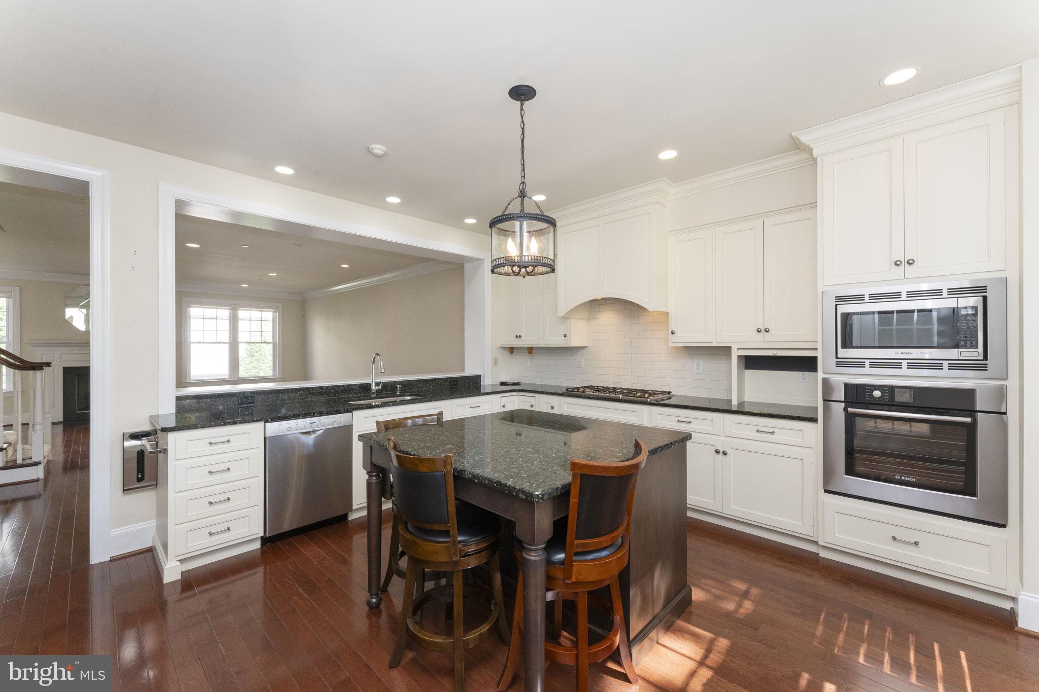 WHITEHALL - Residential