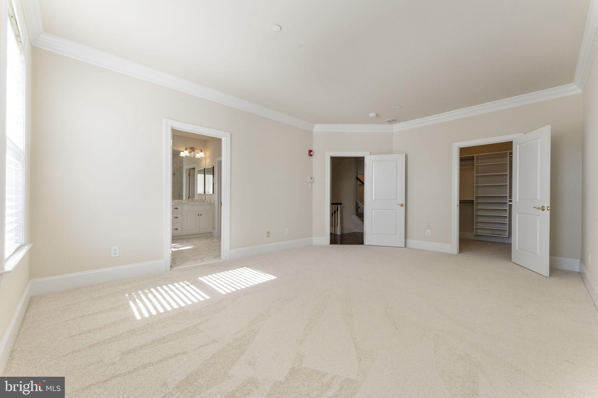 WHITEHALL - Residential