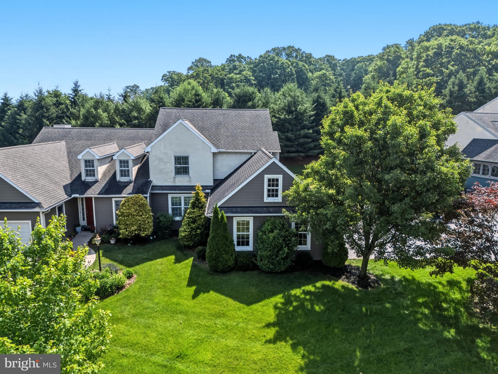 8 PARKSIDE DRIVE