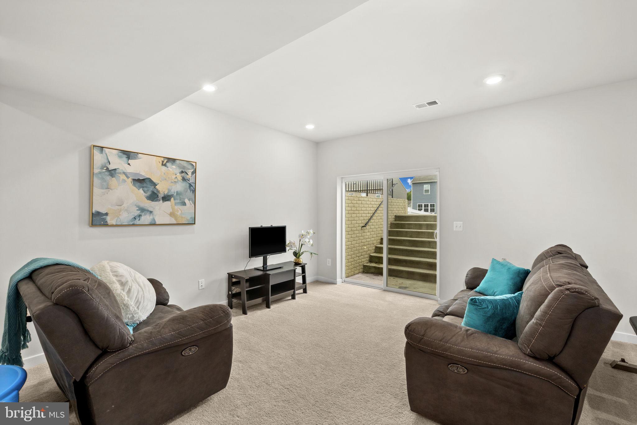 CLEVENGER CORNER VILLAGE - Residential