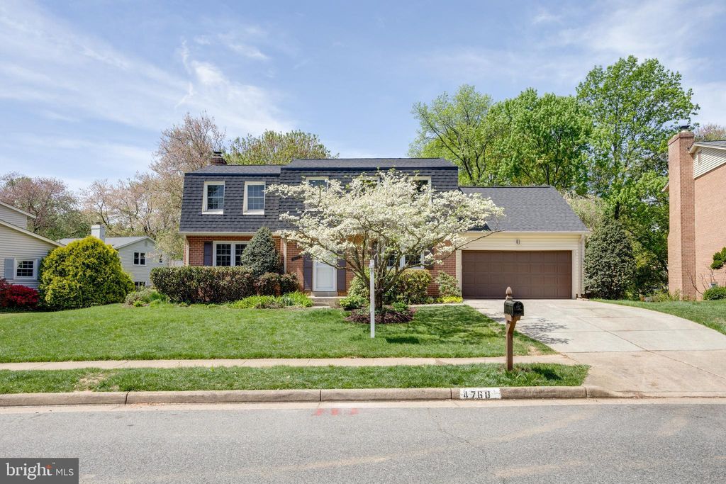 Photo of 4768 Farndon Court, FAIRFAX, VA 22032 (MLS # VAFX2287966)