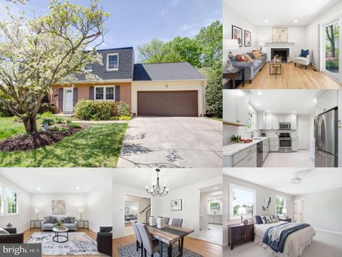 Photo of 4768 Farndon Court, FAIRFAX, VA 22032 (MLS # VAFX2287966)