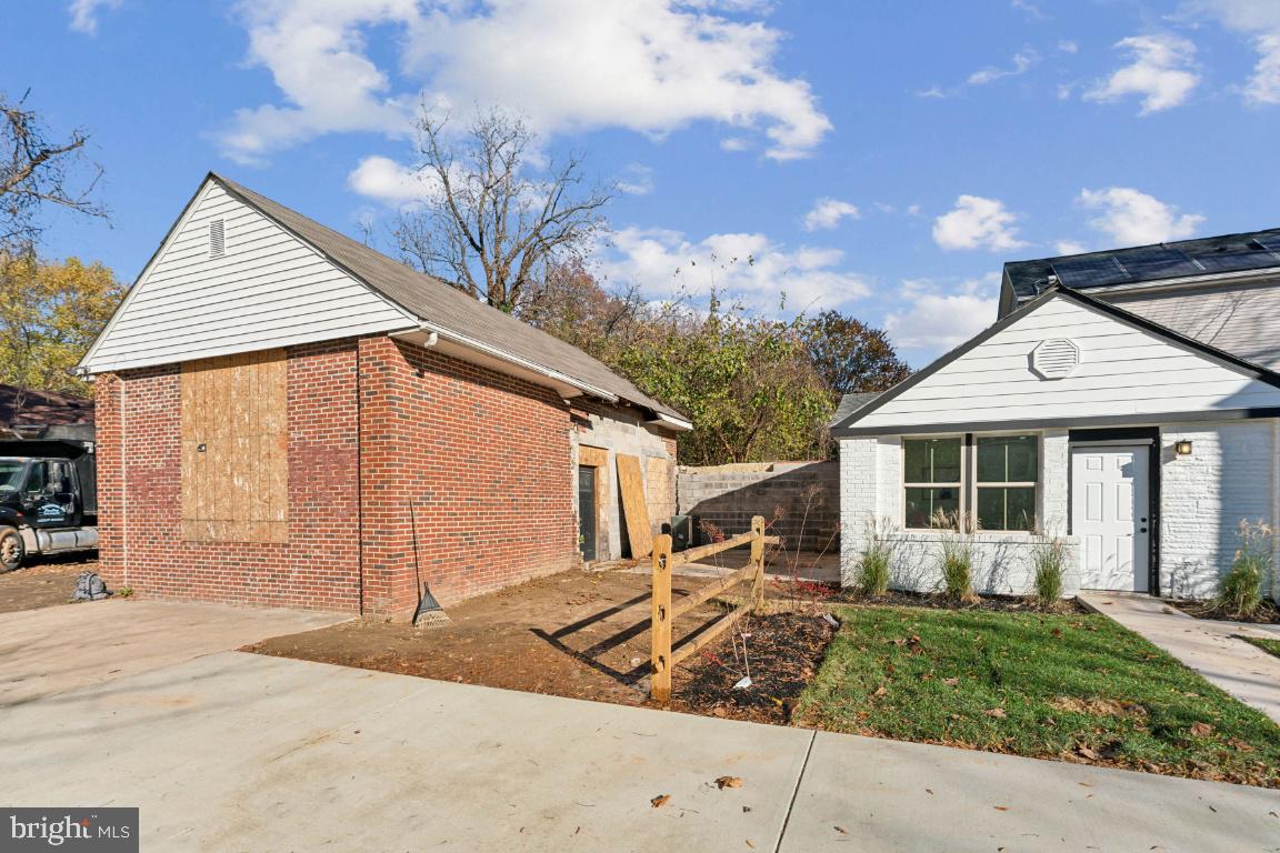 2807 14TH STREET NE