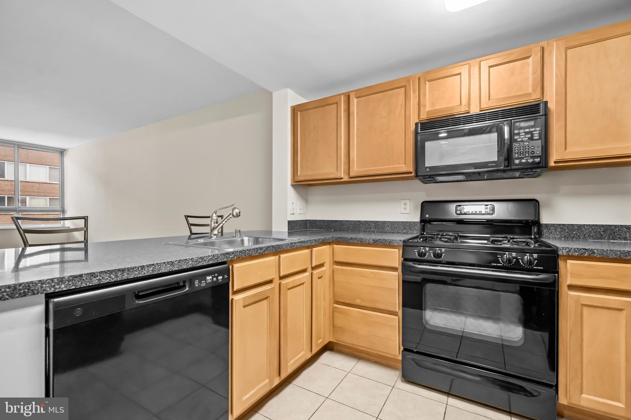 350 G STREET SW N614
