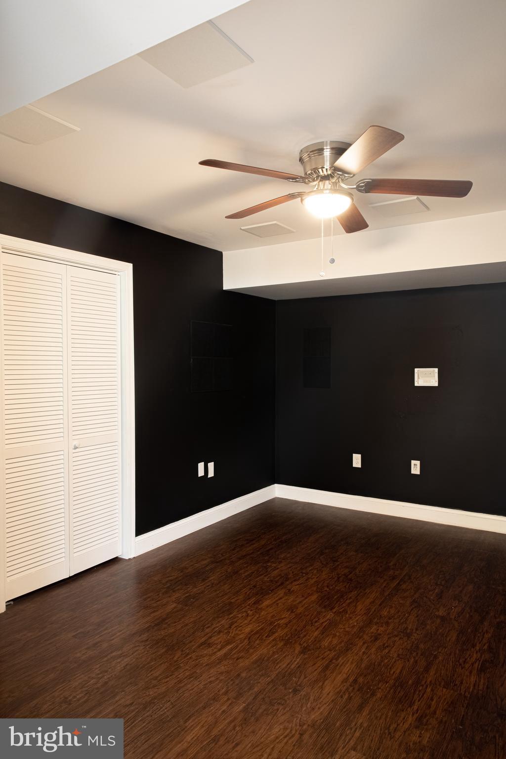 VILLAGES OF URBANA - Residential Lease