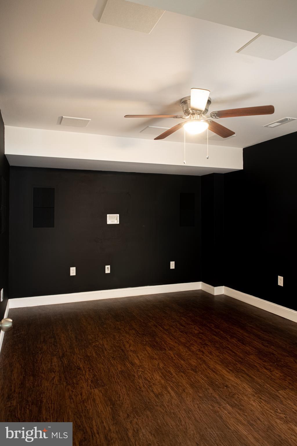 VILLAGES OF URBANA - Residential Lease