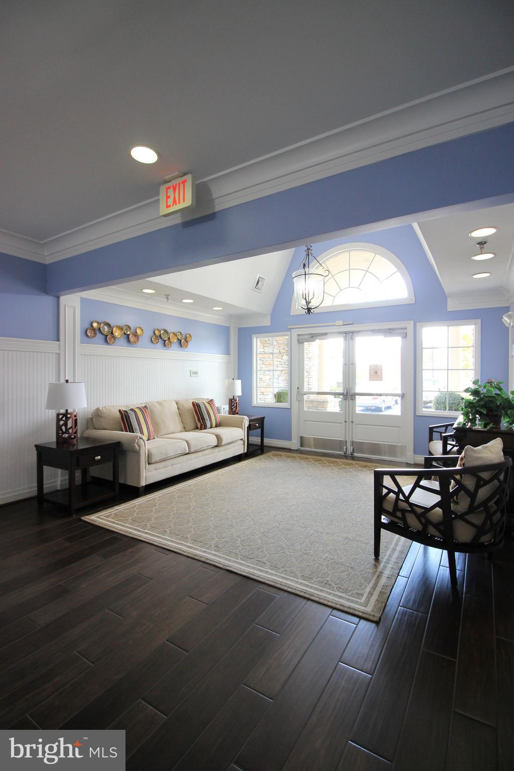 POTOMAC POINTE CONDOMINI - Residential Lease