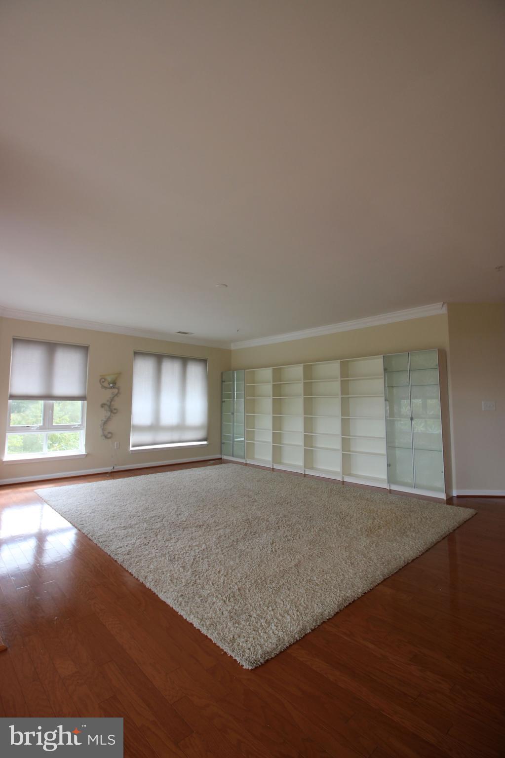 POTOMAC POINTE CONDOMINI - Residential Lease