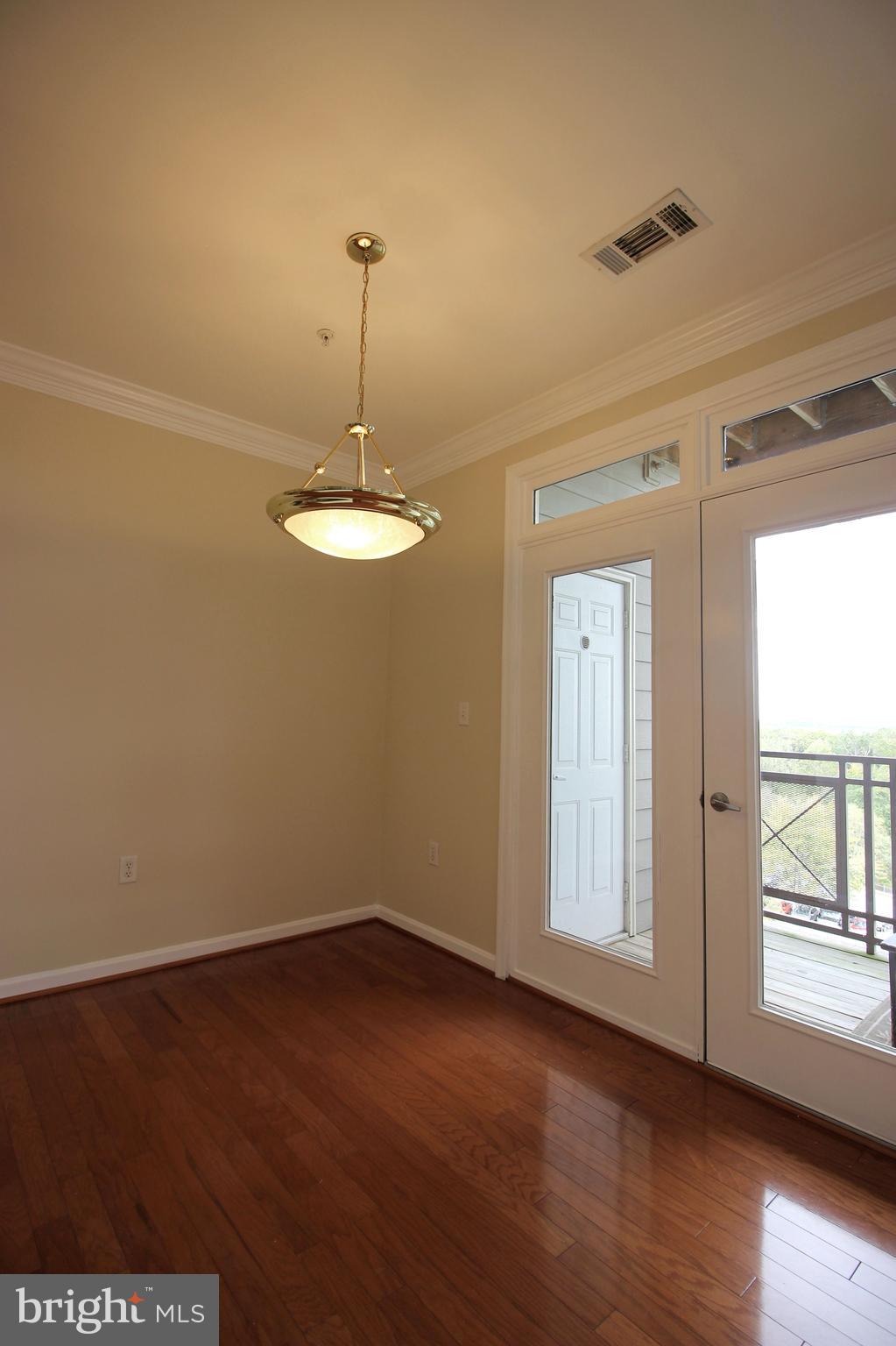 POTOMAC POINTE CONDOMINI - Residential Lease