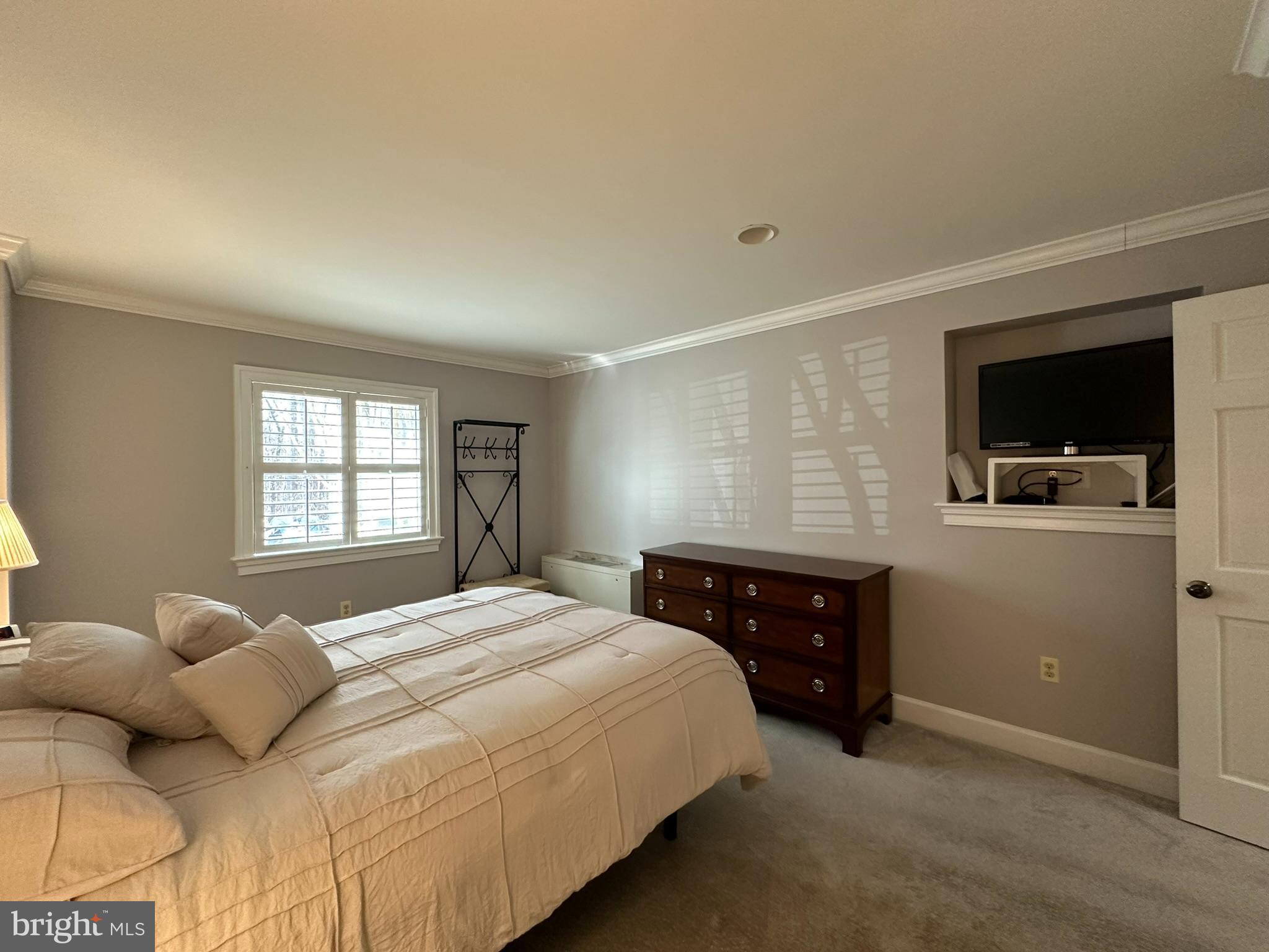 LAKESIDE TERRACE - Residential Lease