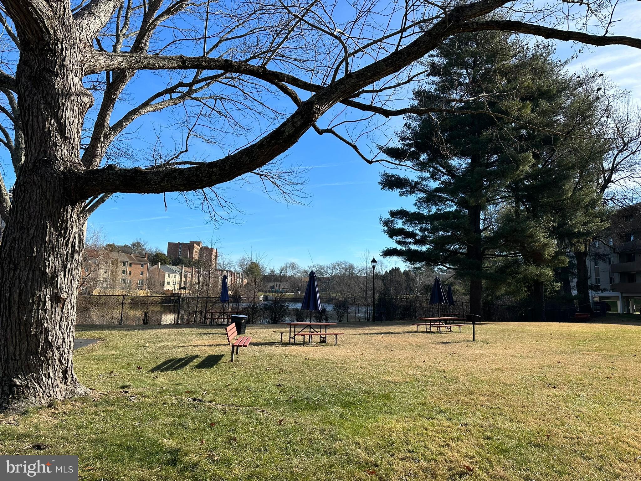 LAKESIDE TERRACE - Residential Lease