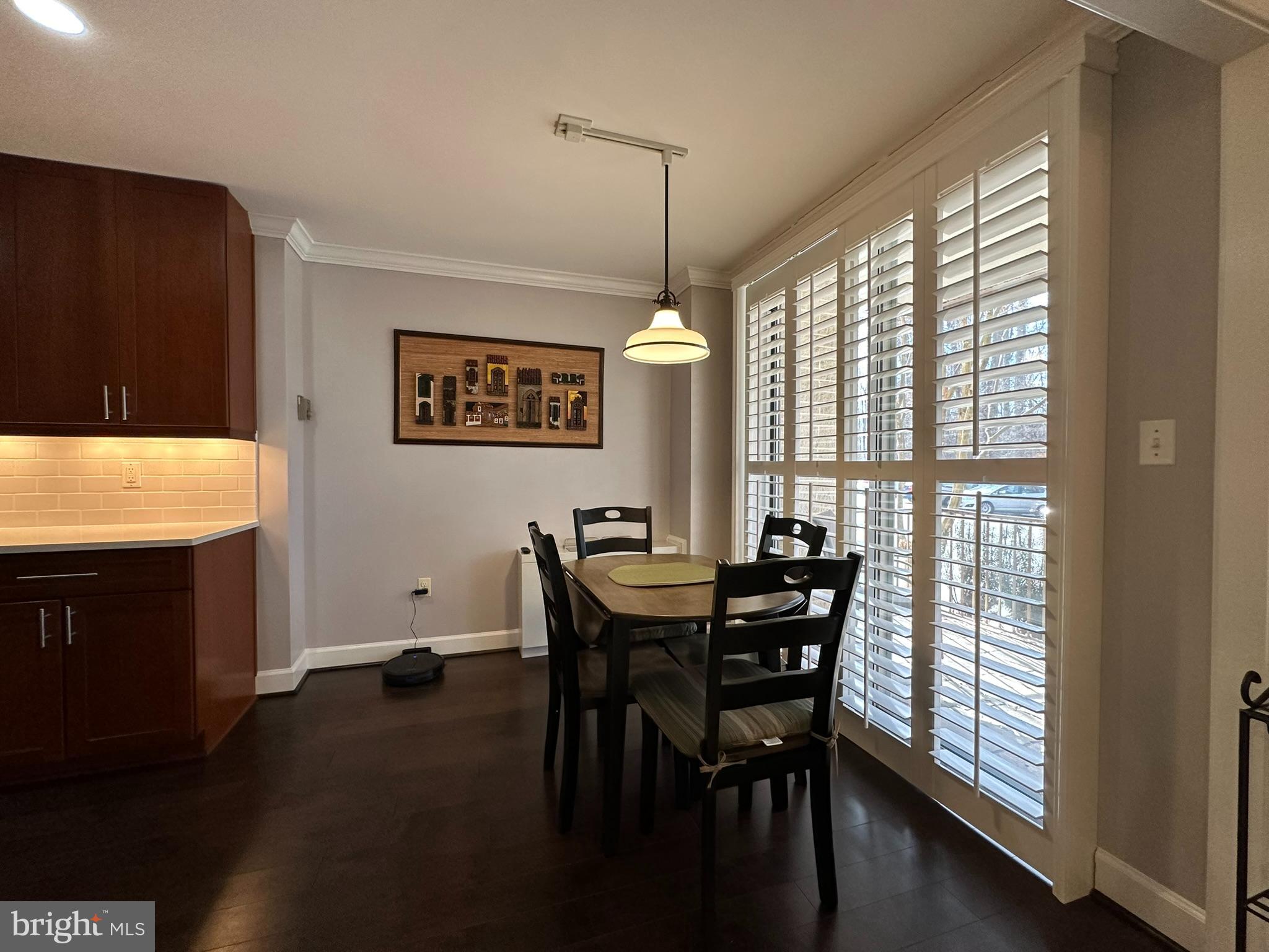 LAKESIDE TERRACE - Residential Lease