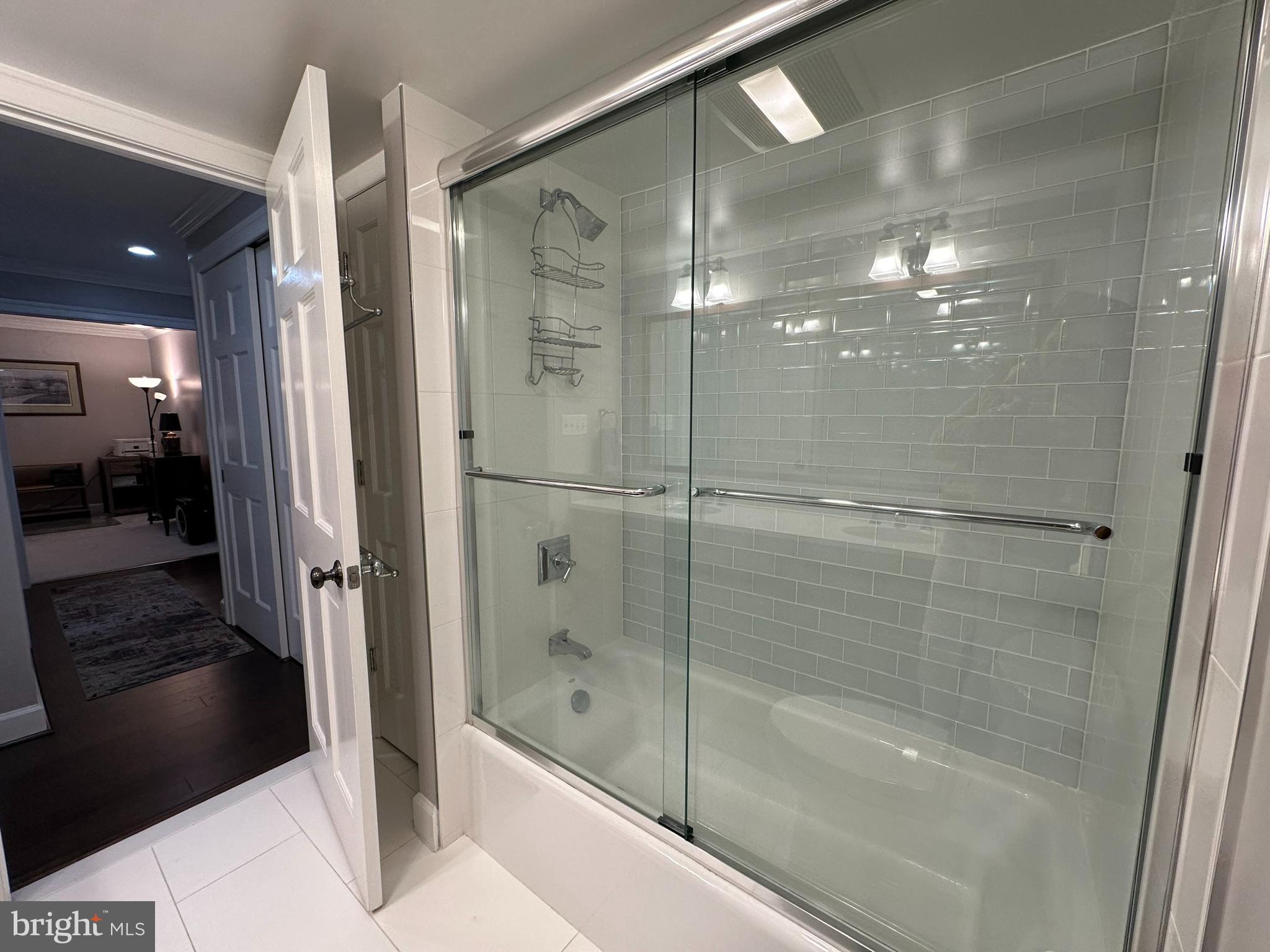 LAKESIDE TERRACE - Residential Lease