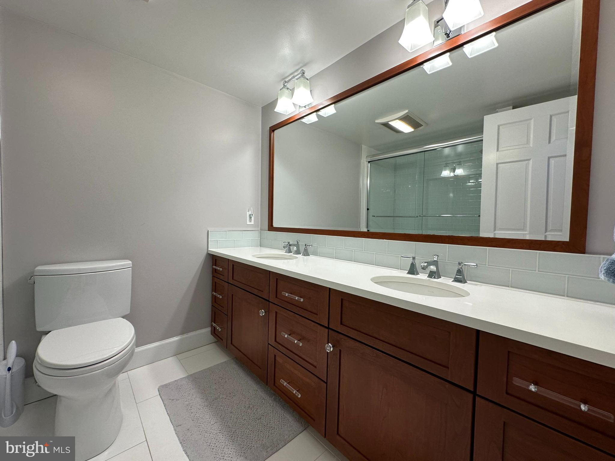 LAKESIDE TERRACE - Residential Lease