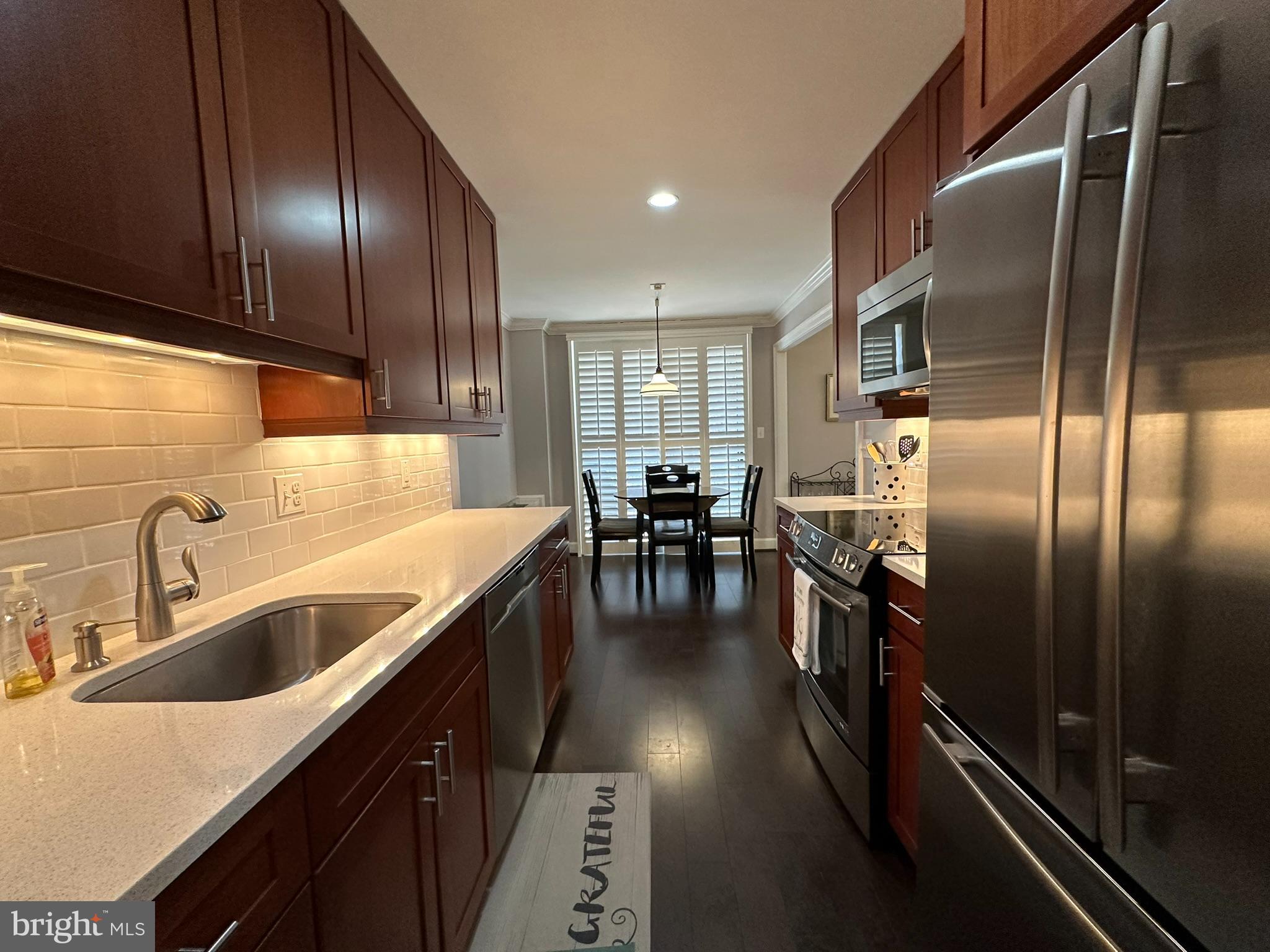 LAKESIDE TERRACE - Residential Lease