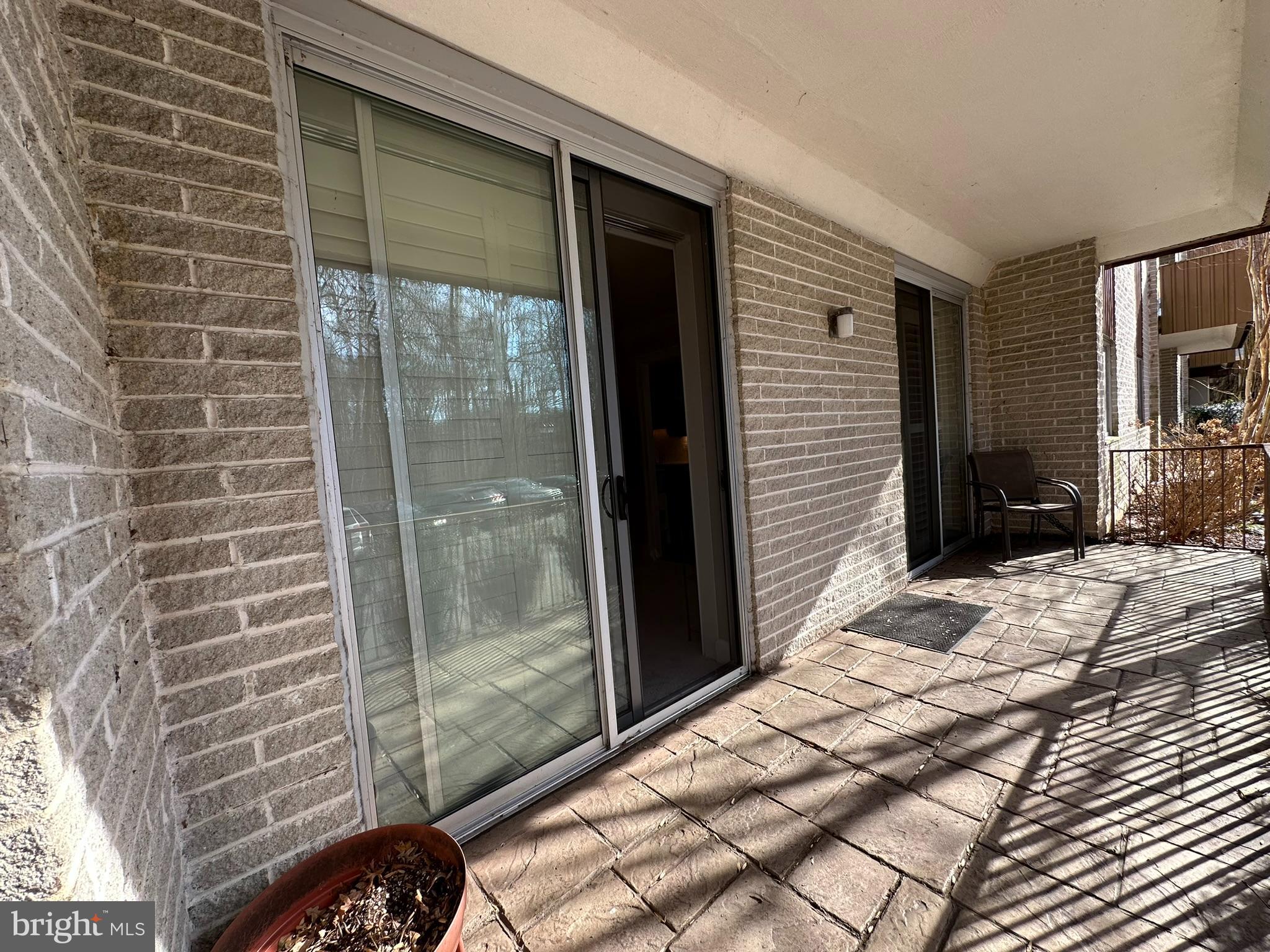 LAKESIDE TERRACE - Residential Lease