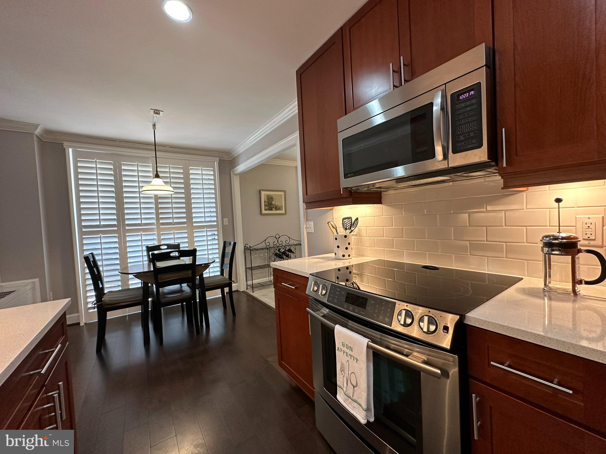 LAKESIDE TERRACE - Residential Lease