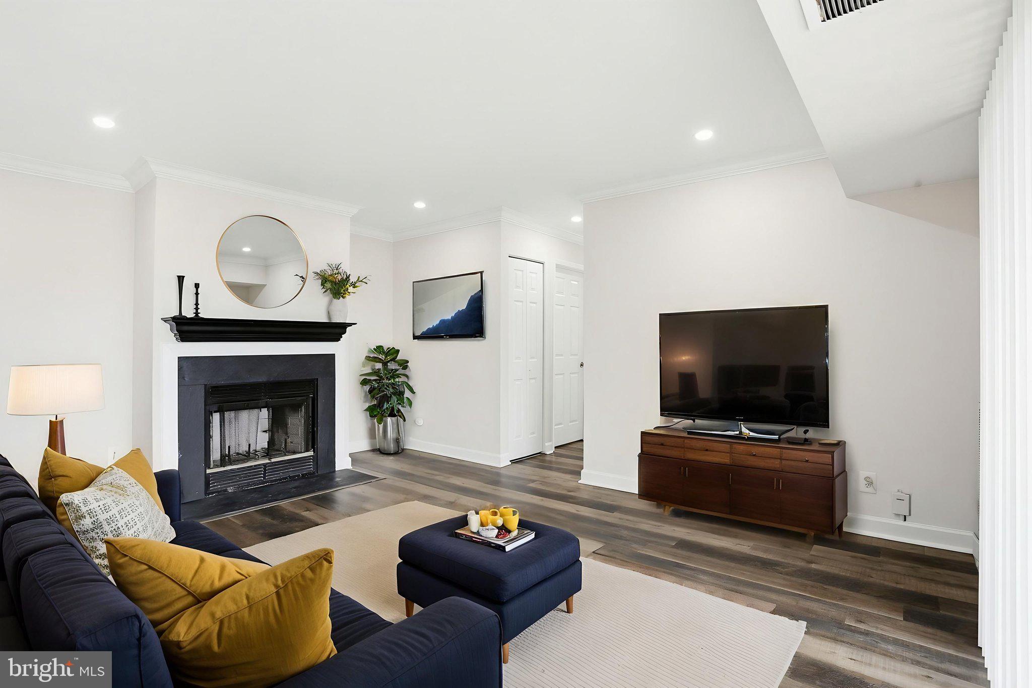 VILLAGE OF LONG REACH - Residential