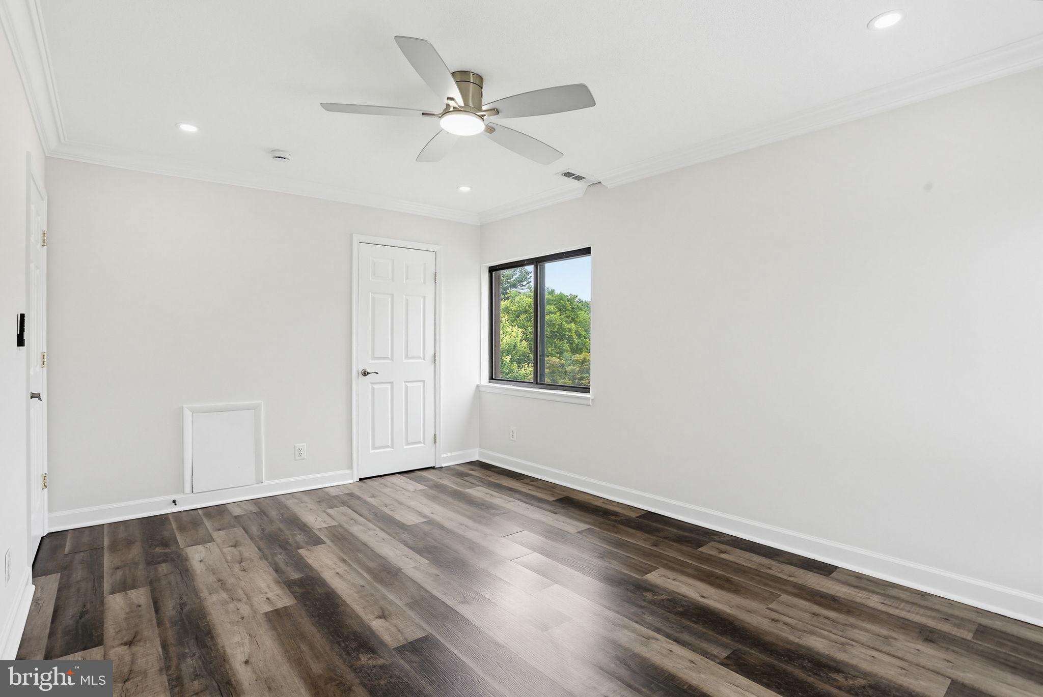 VILLAGE OF LONG REACH - Residential