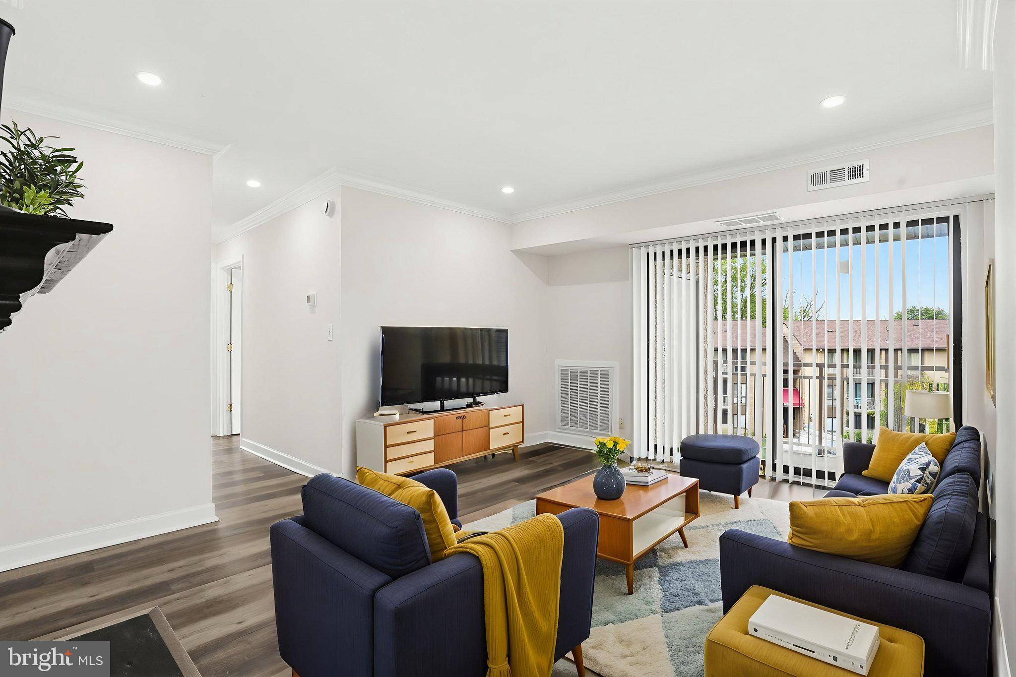 VILLAGE OF LONG REACH - Residential