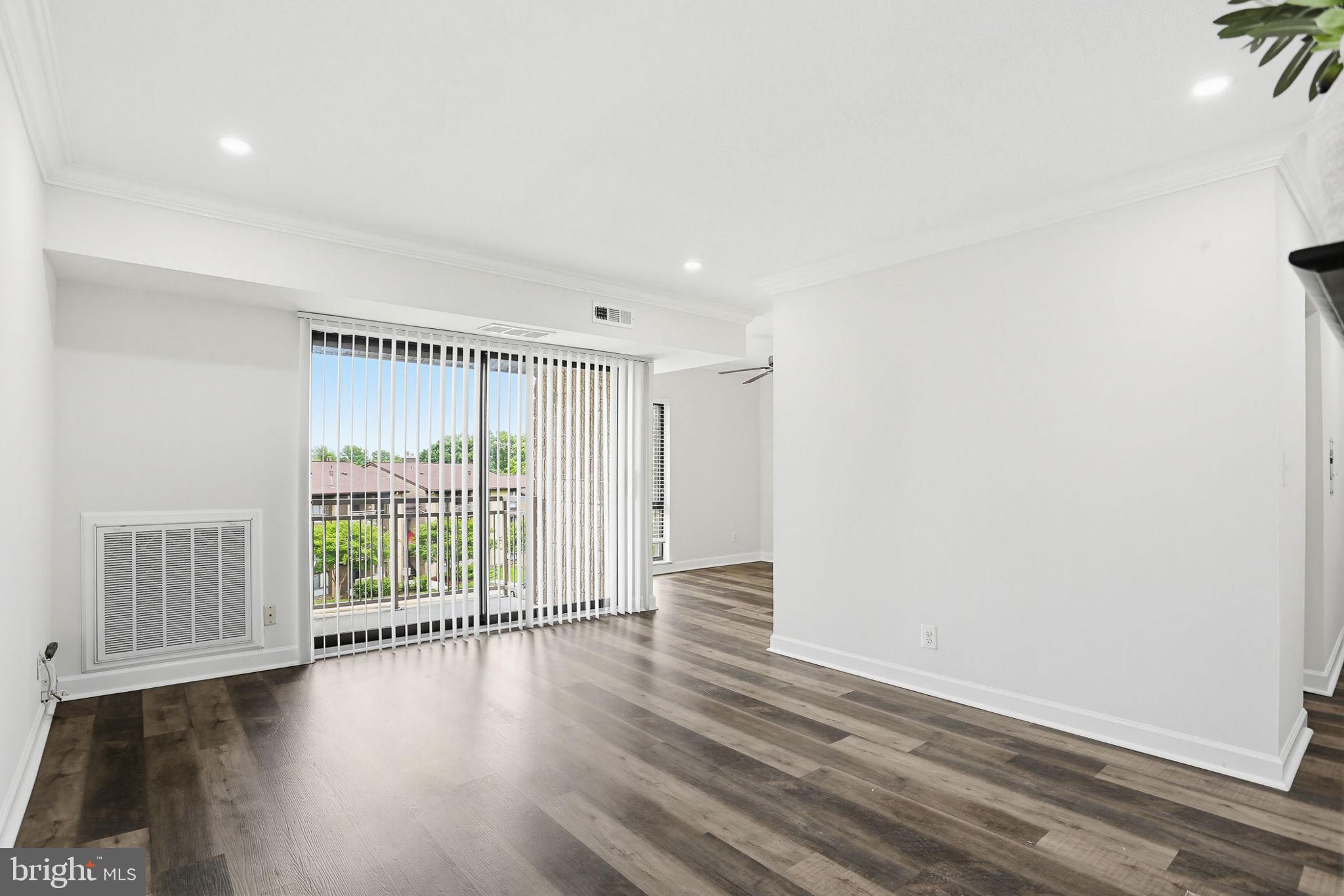 VILLAGE OF LONG REACH - Residential