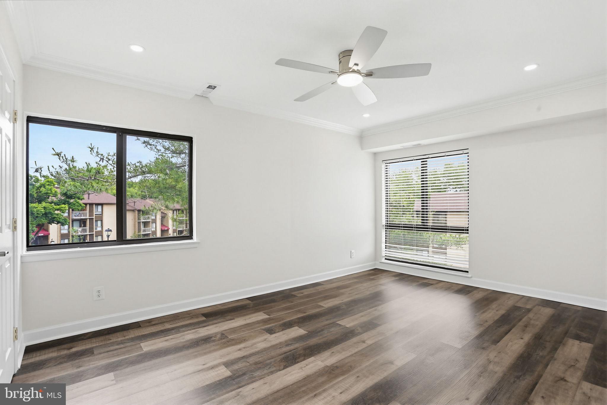 VILLAGE OF LONG REACH - Residential