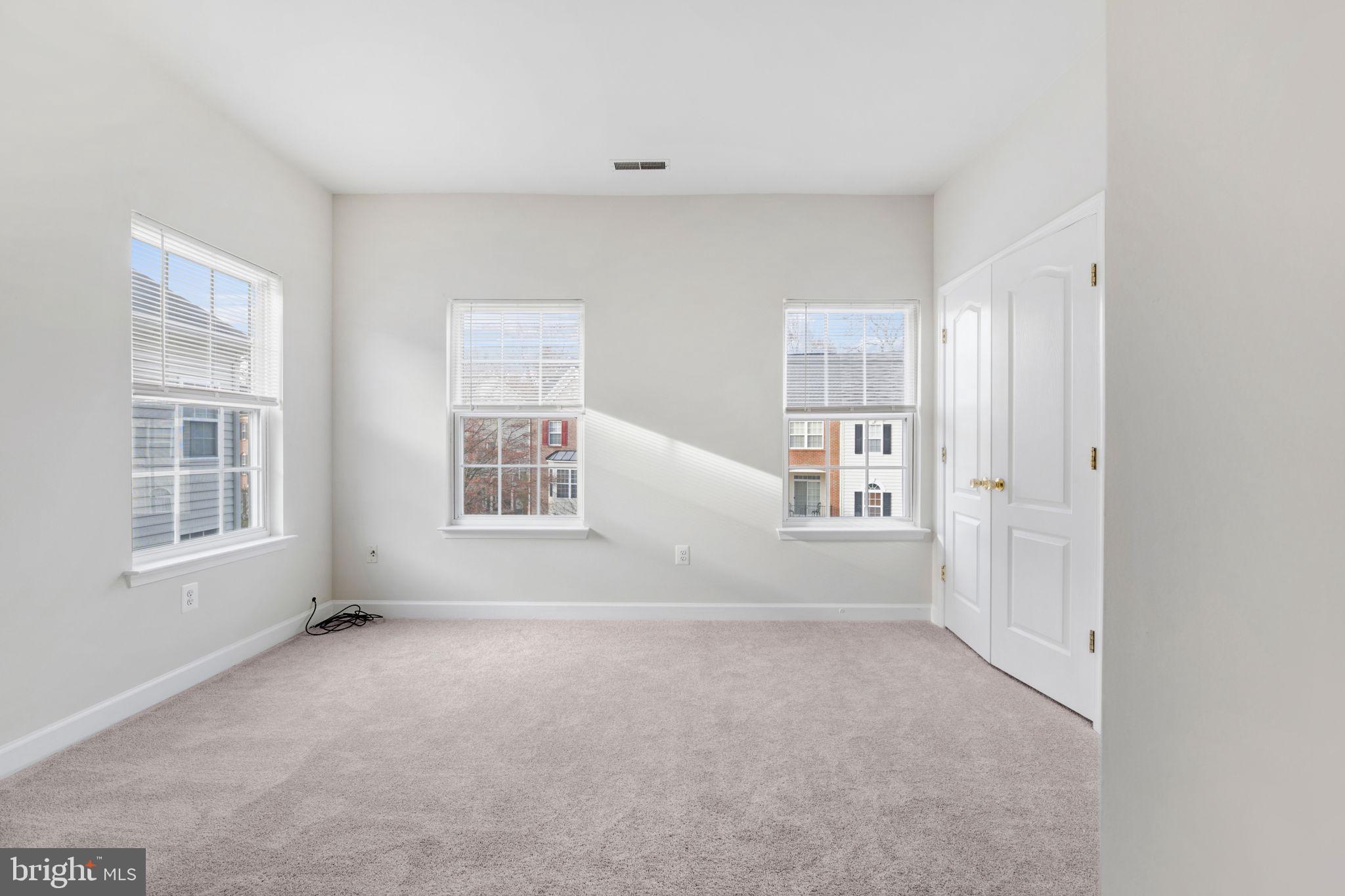 RUSSETT - Residential Lease