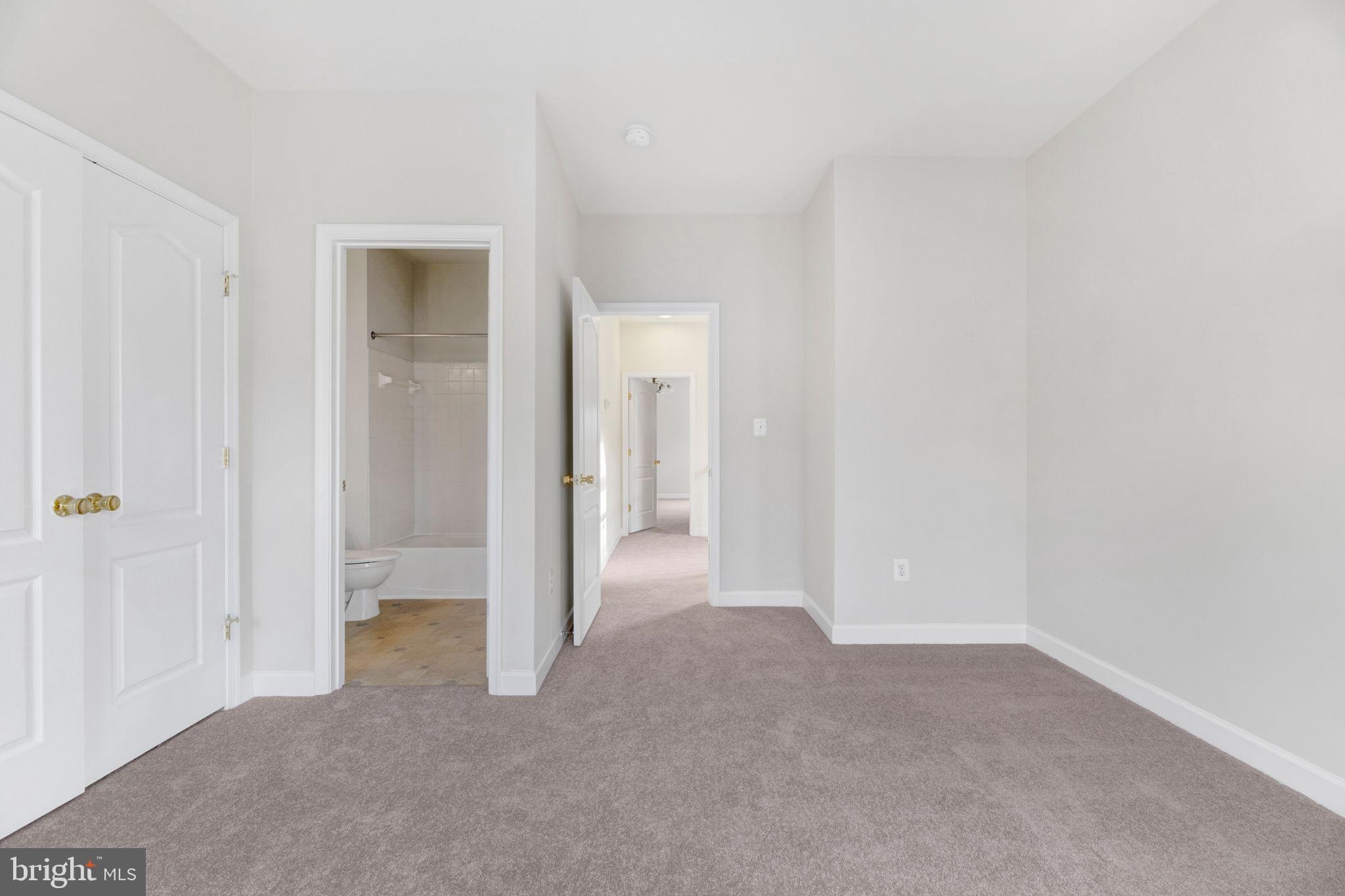 RUSSETT - Residential Lease