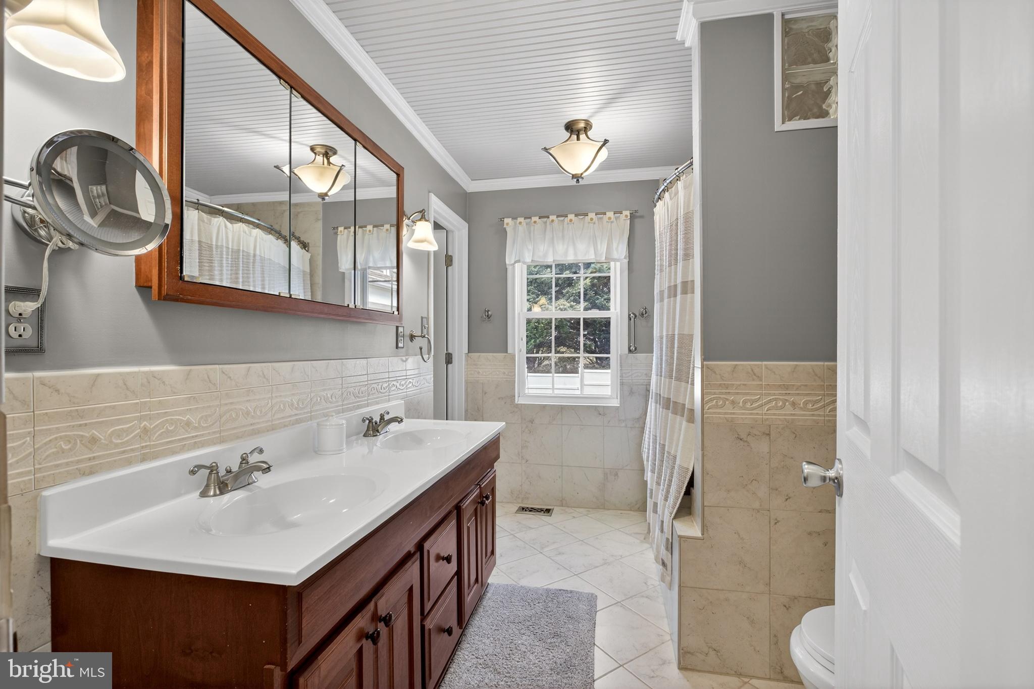 WOODCREST SHORES - Residential