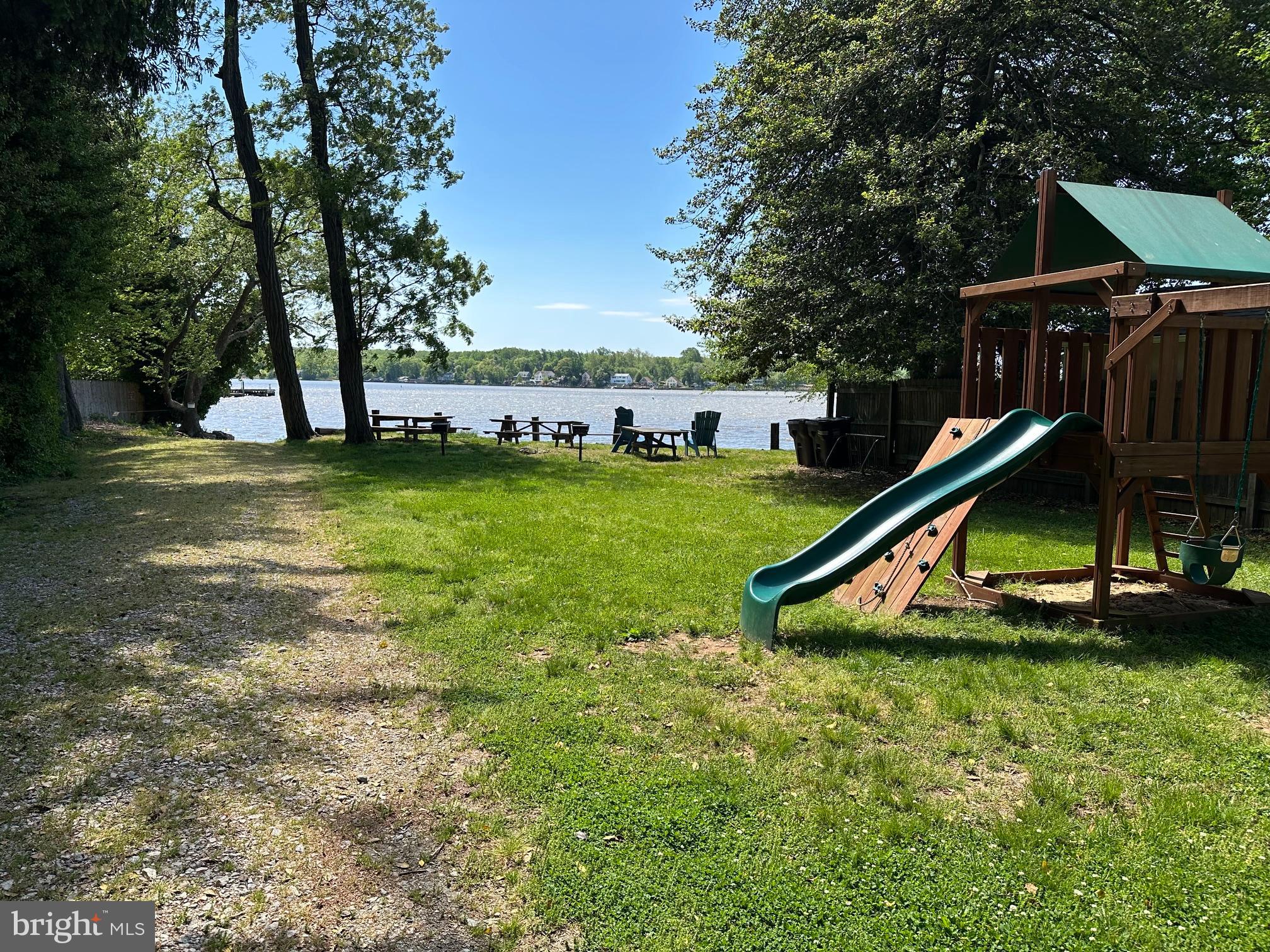 WOODCREST SHORES - Residential