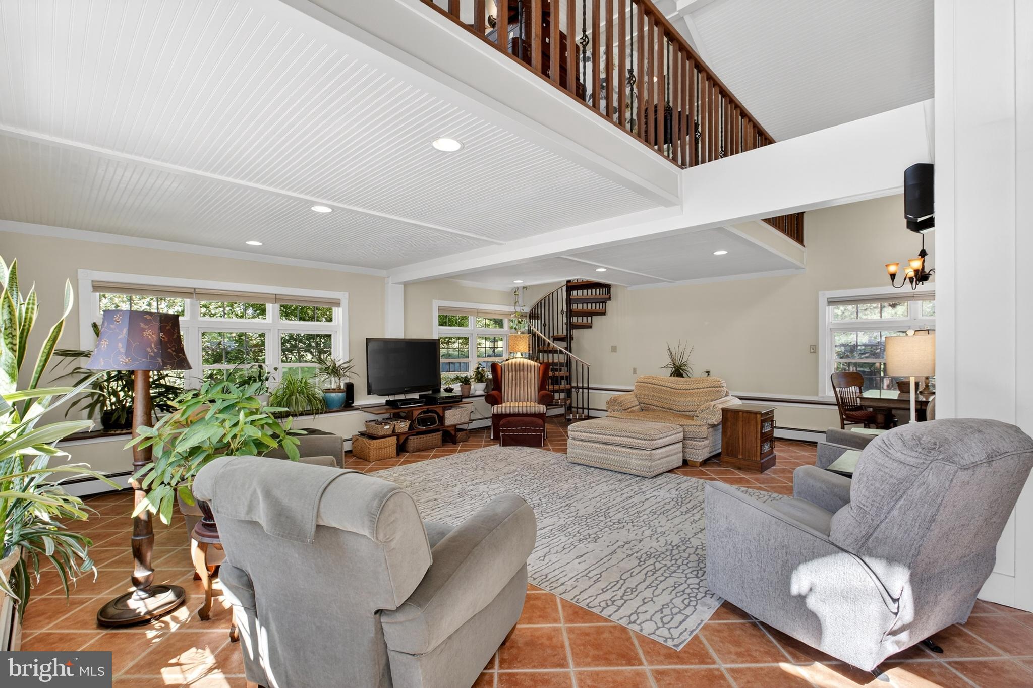 WOODCREST SHORES - Residential