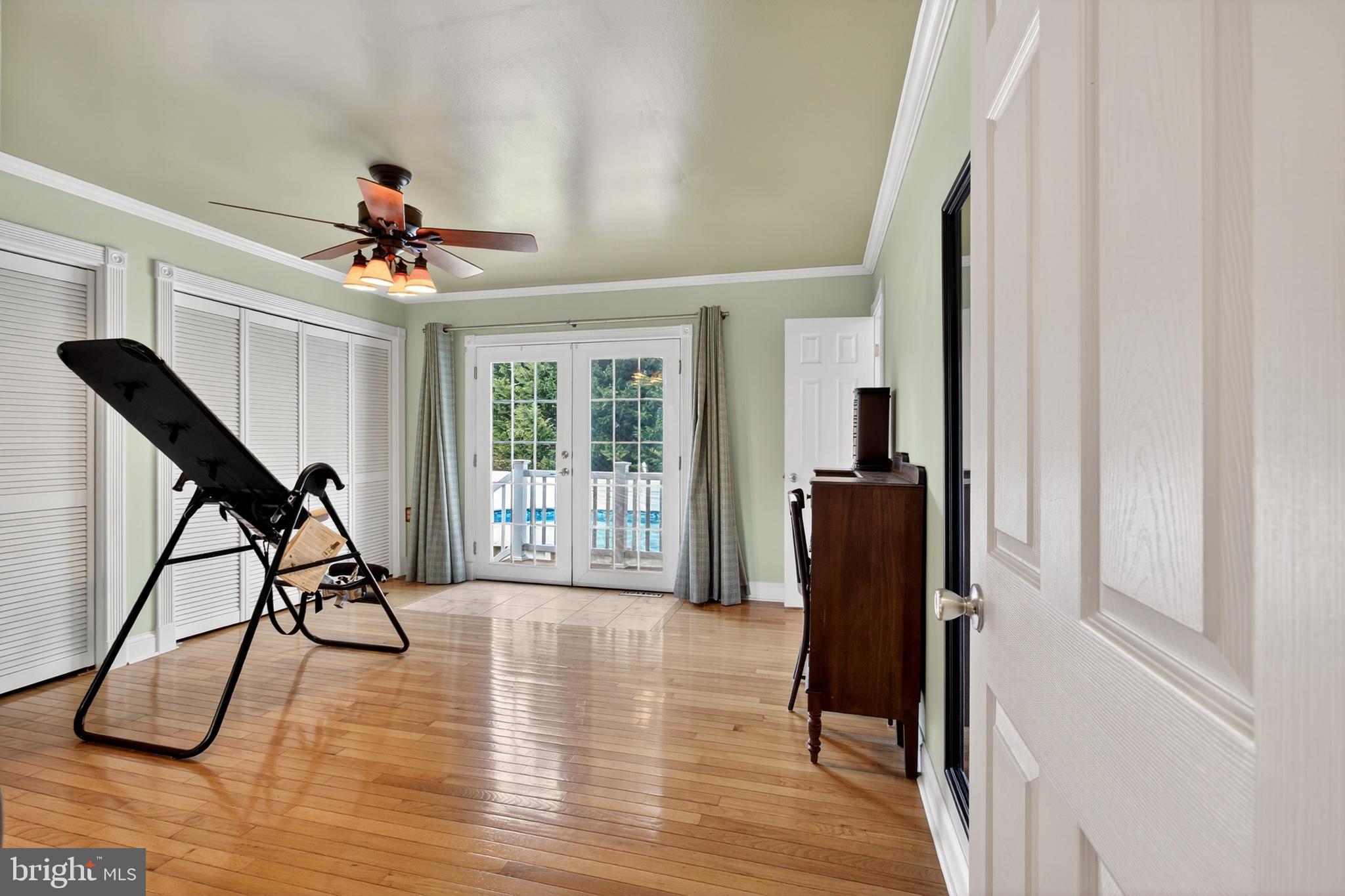 WOODCREST SHORES - Residential