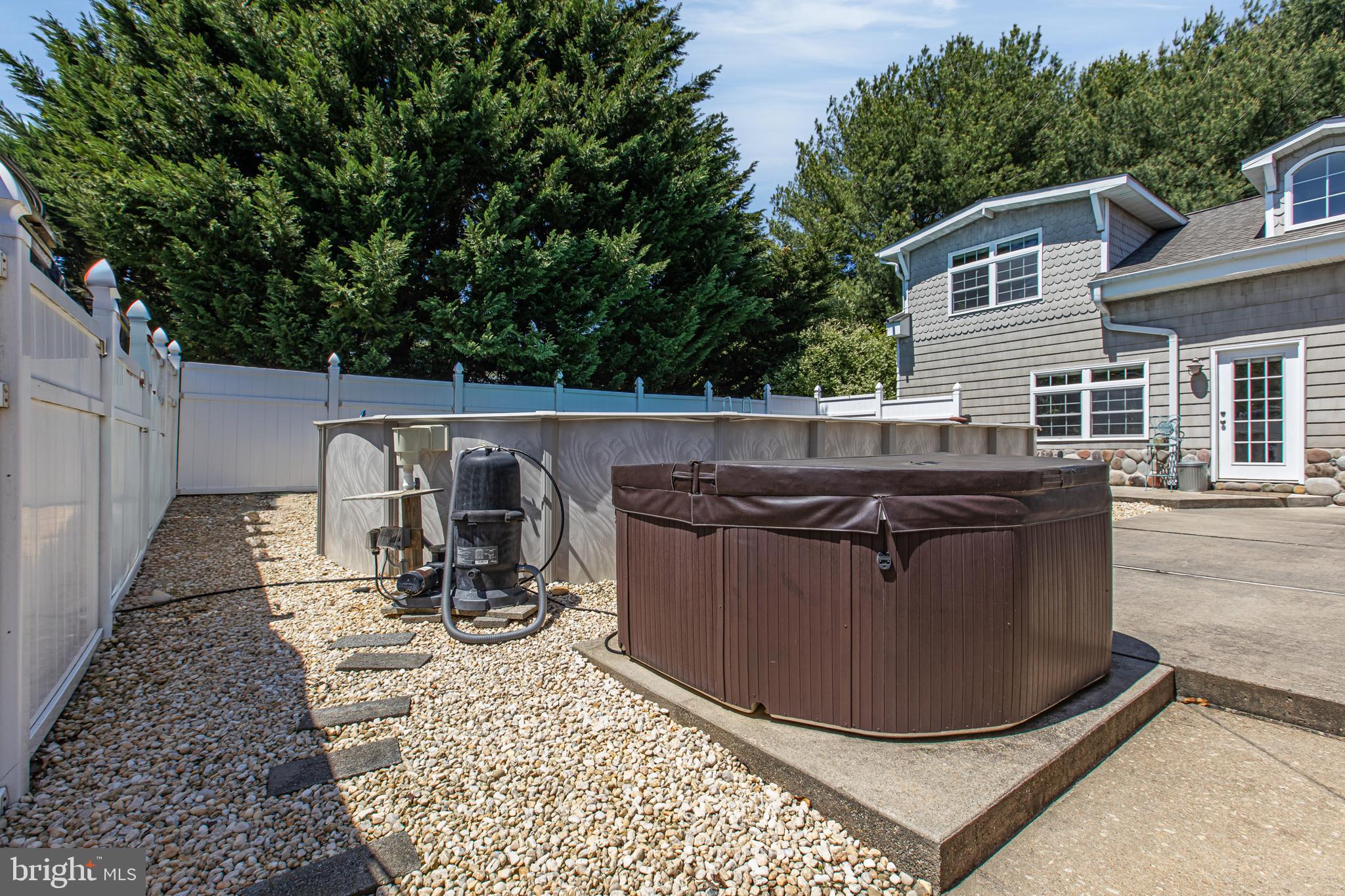 WOODCREST SHORES - Residential