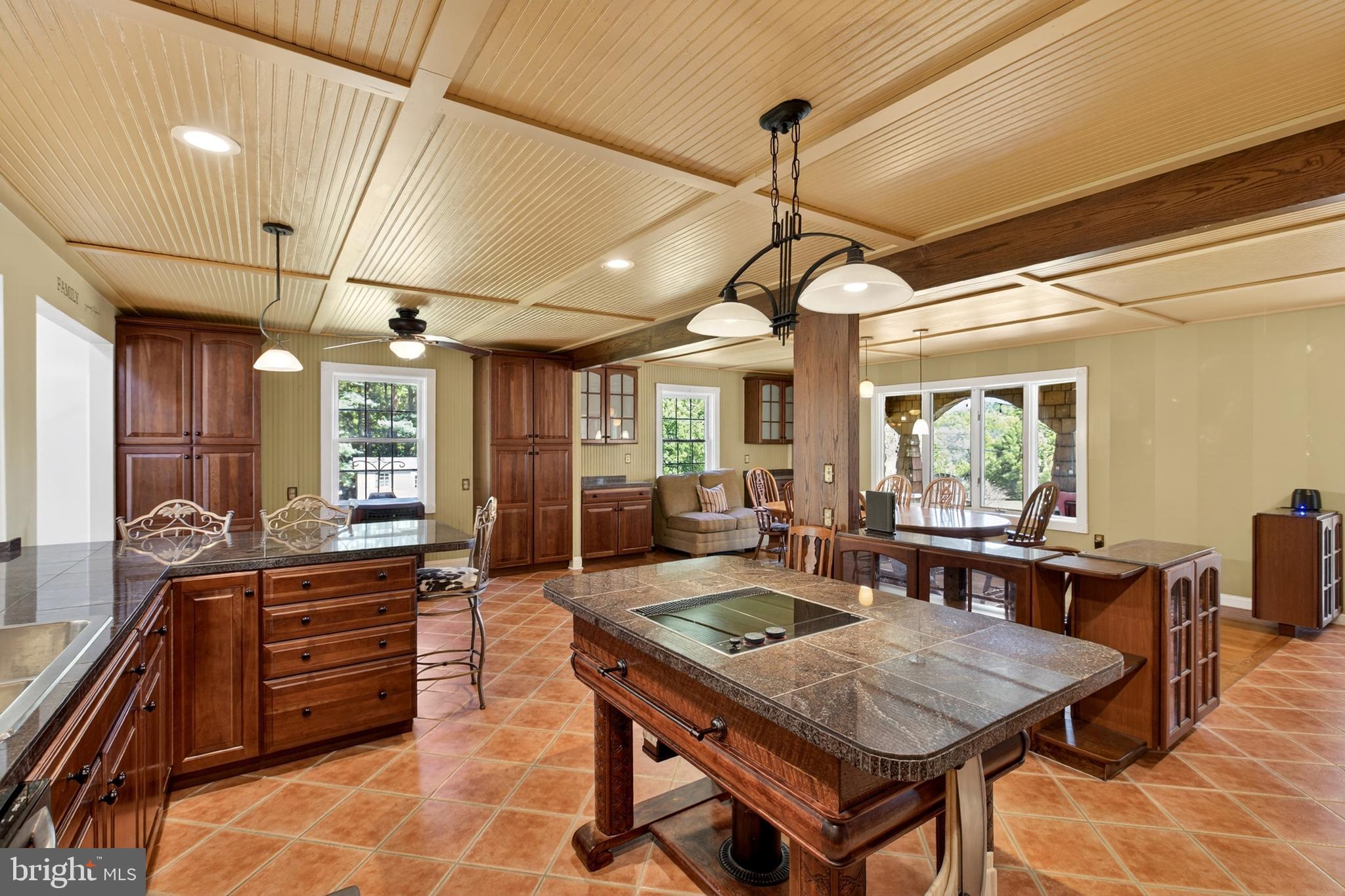 WOODCREST SHORES - Residential