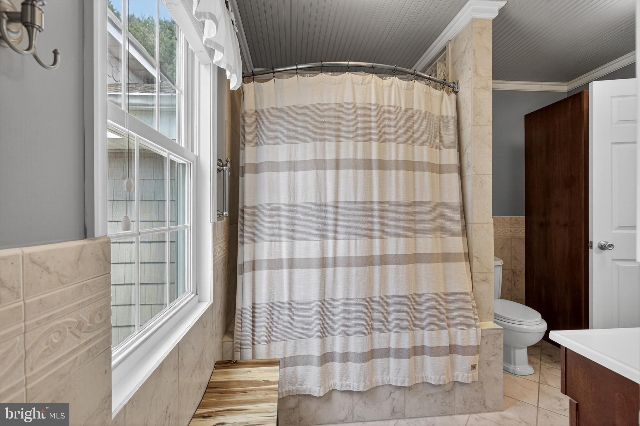 WOODCREST SHORES - Residential