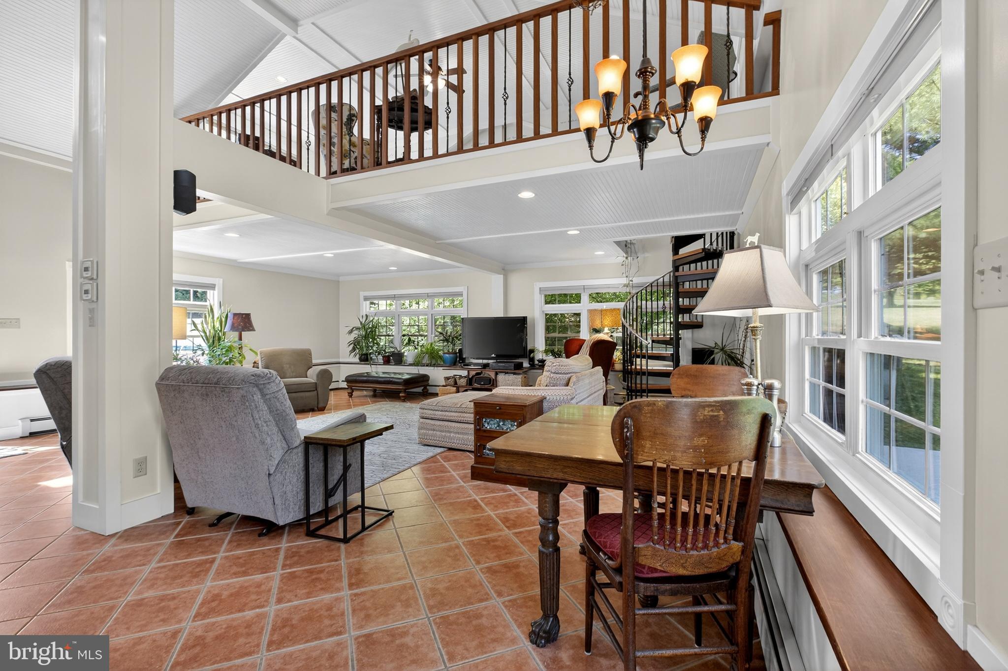 WOODCREST SHORES - Residential